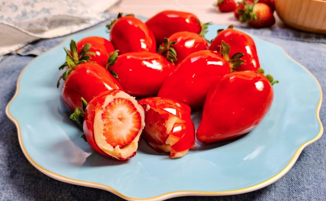 Prato com Morangos do Amor.